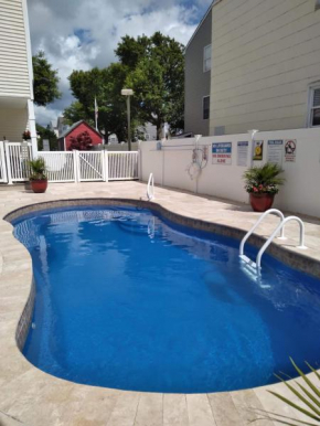 Fountain Motel Townhouse with Shared Pool